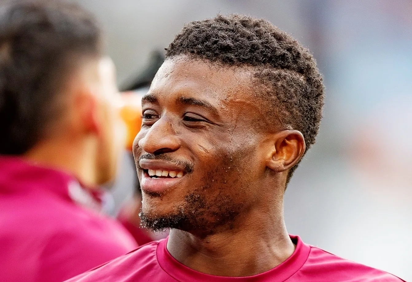 转会期突围战来临；门兴格拉德巴赫围绕西甲门线救险；话题不断；纪律约束更严格的简单介绍