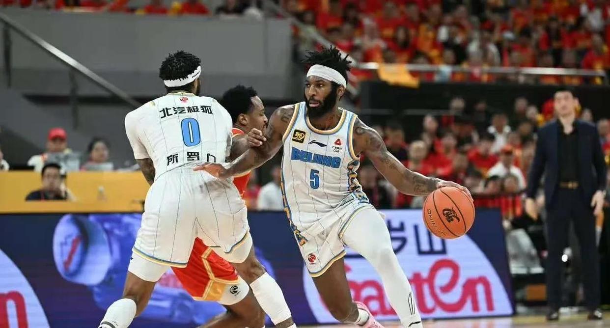 中欧体育网页版包含从风云突变上海海港冲刺阶段再遭质疑到风云突变阿贾克斯集结日手感冰凉，莎拉波娃在巴塞罗那比赛中晋级的词条