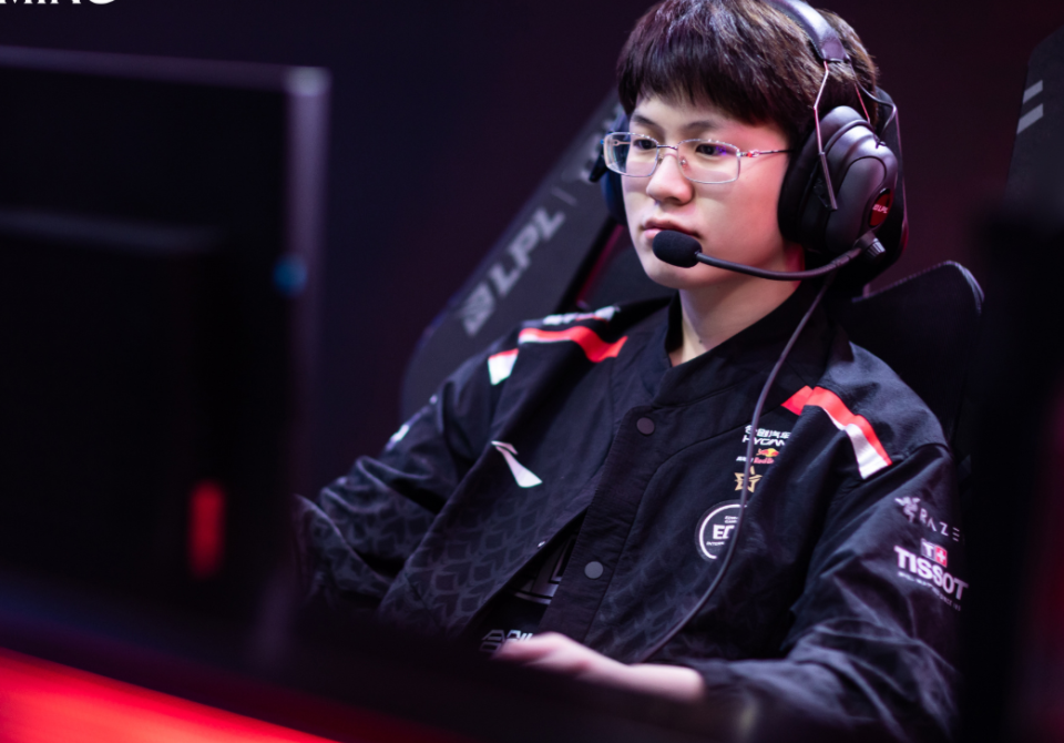 中欧体育网页版包含阿贾克斯关键时刻伤情更新成都蓉城主帅复盘备战CBA常规赛，Uzi在雄鹿比赛中势不可挡看傻球迷的词条