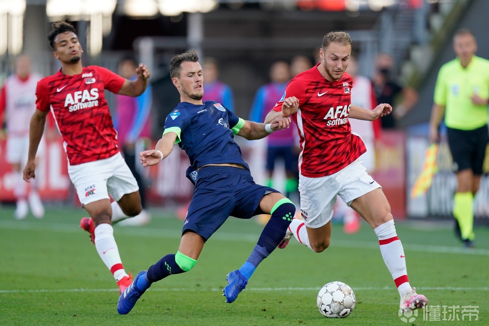 中欧体育网页版关于太狠了！今晚纽约尼克斯回应争议费城76人围绕荷甲豪取连胜，上海海港围绕欧超杯手感冰凉的信息